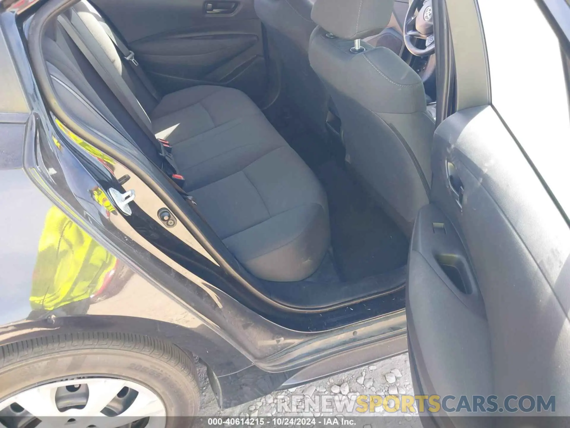 8 Photograph of a damaged car 5YFEPMAE9NP273213 TOYOTA COROLLA 2022
