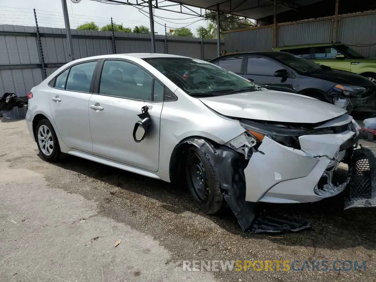 4 Photograph of a damaged car 5YFEPMAE9NP278136 TOYOTA COROLLA 2022