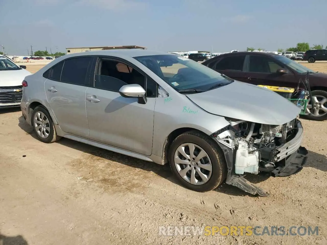 4 Photograph of a damaged car 5YFEPMAE9NP280114 TOYOTA COROLLA 2022