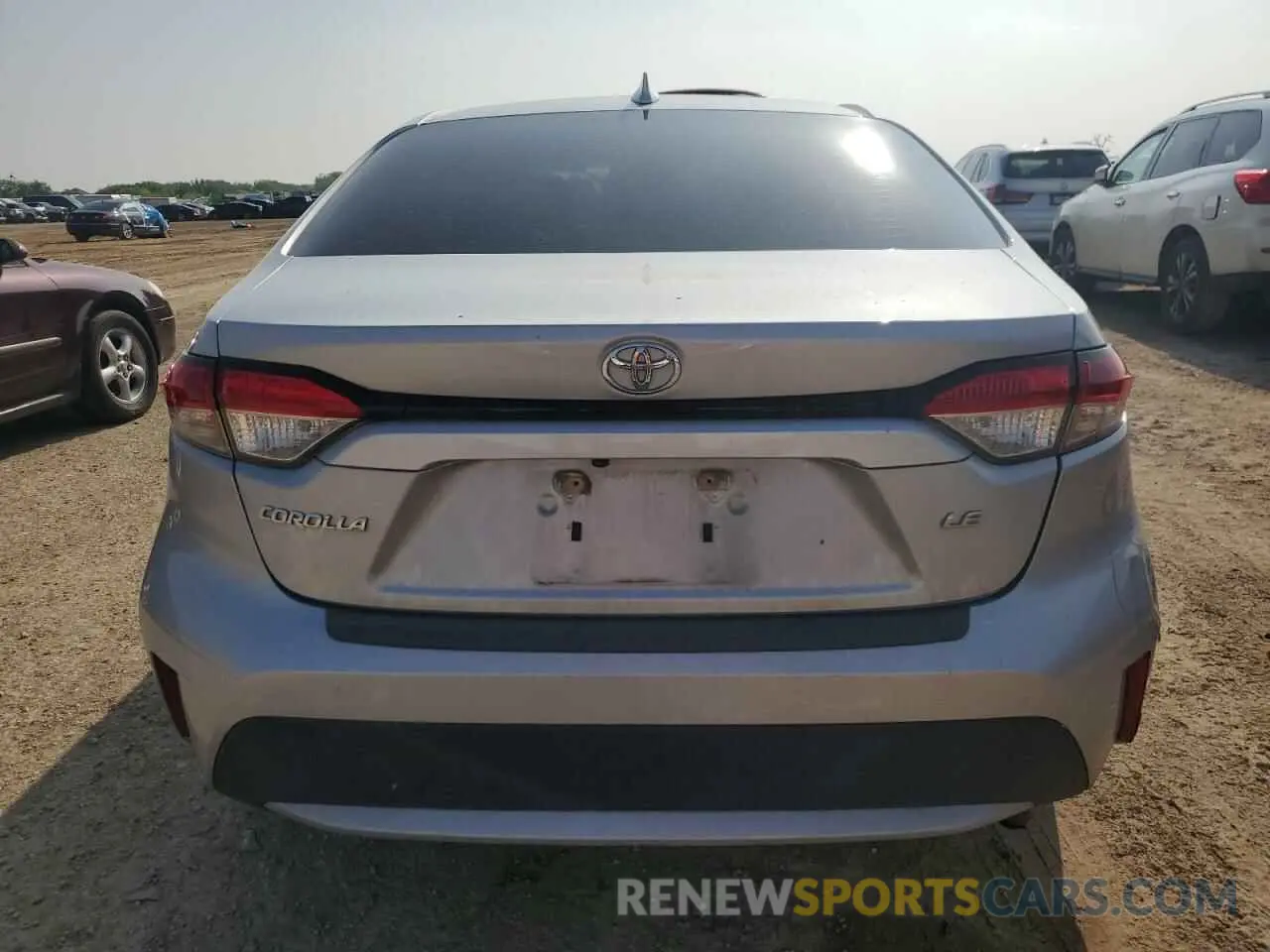 6 Photograph of a damaged car 5YFEPMAE9NP280114 TOYOTA COROLLA 2022