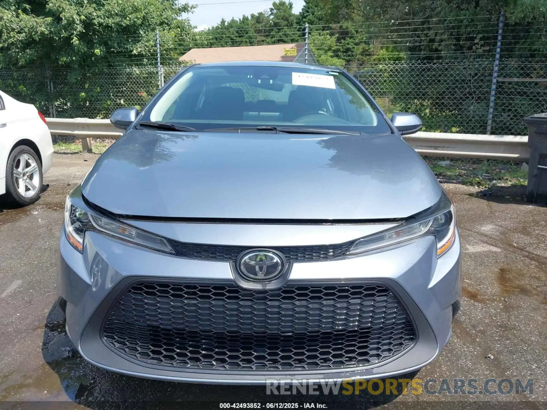 12 Photograph of a damaged car 5YFEPMAE9NP281005 TOYOTA COROLLA 2022