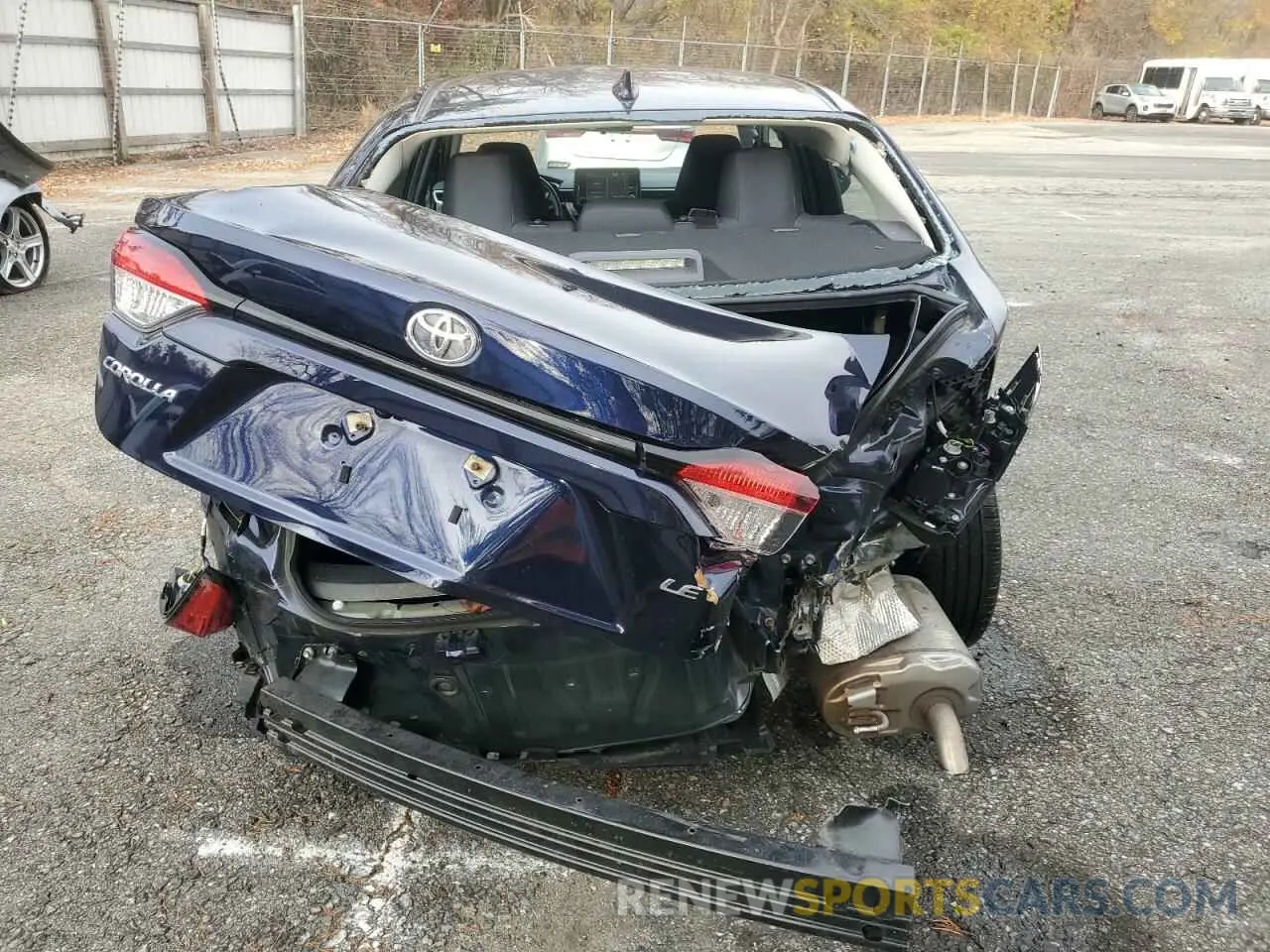 6 Photograph of a damaged car 5YFEPMAE9NP289220 TOYOTA COROLLA 2022