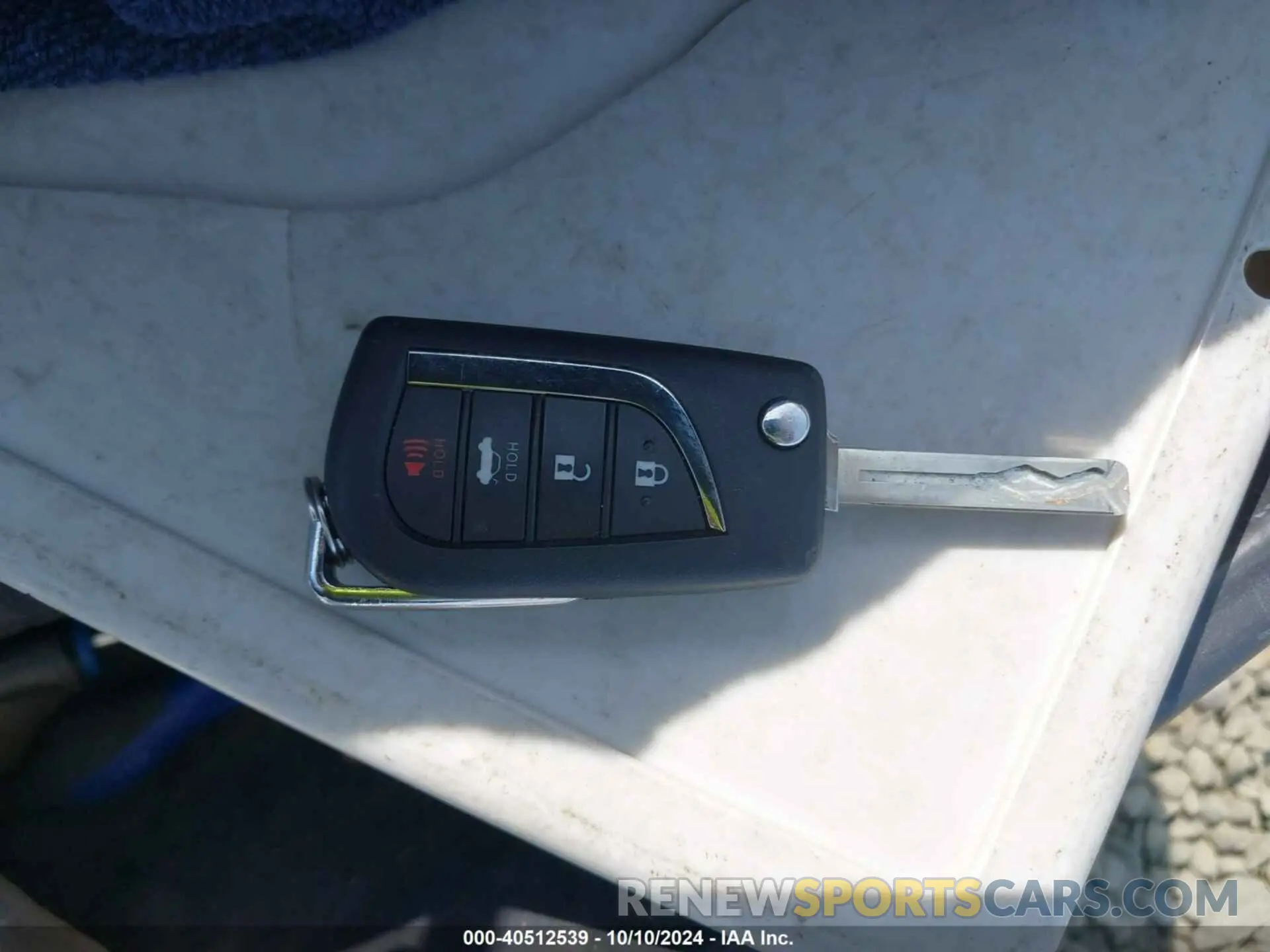 11 Photograph of a damaged car 5YFEPMAE9NP290951 TOYOTA COROLLA 2022