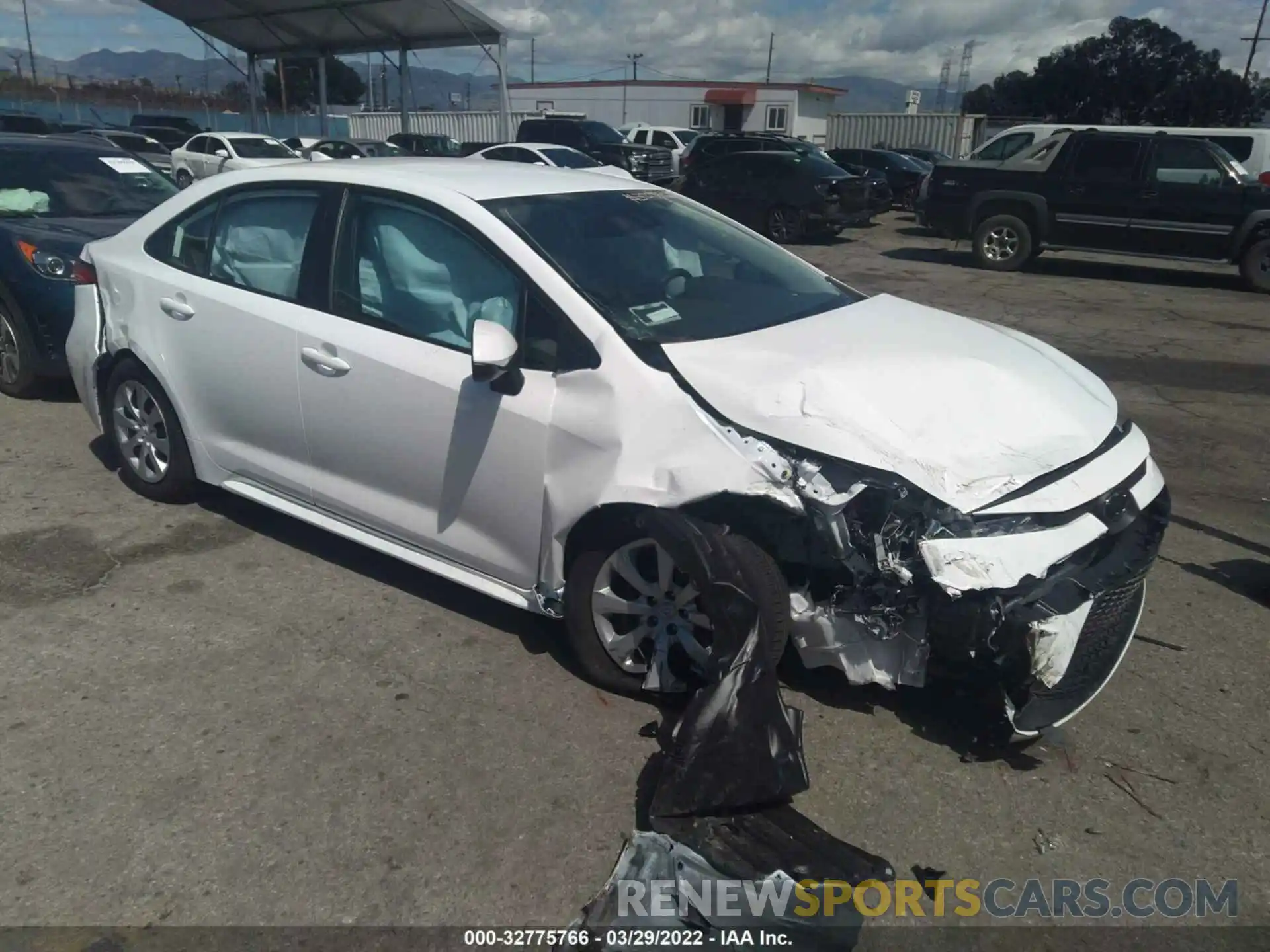 1 Photograph of a damaged car 5YFEPMAE9NP300944 TOYOTA COROLLA 2022