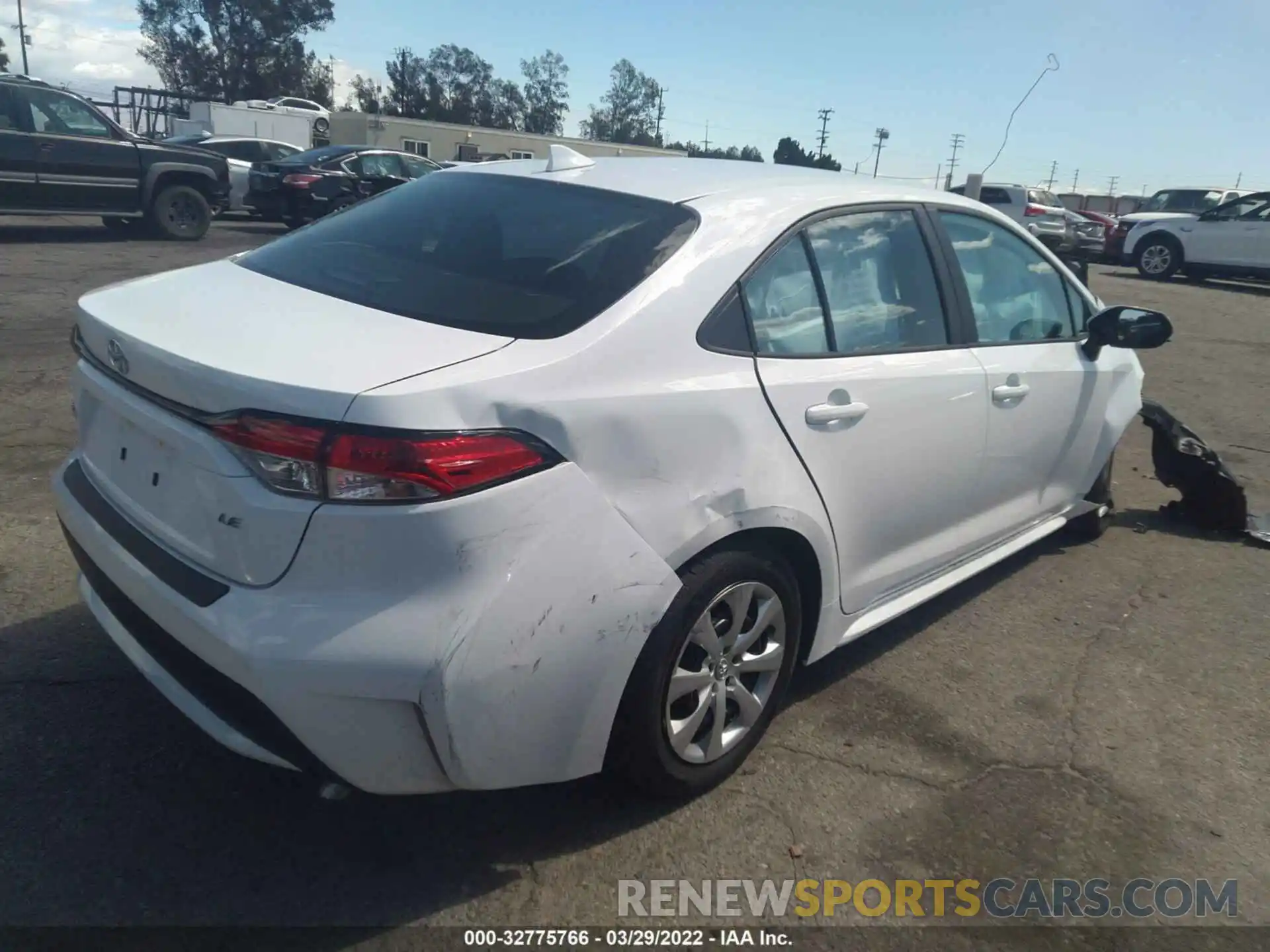 4 Photograph of a damaged car 5YFEPMAE9NP300944 TOYOTA COROLLA 2022