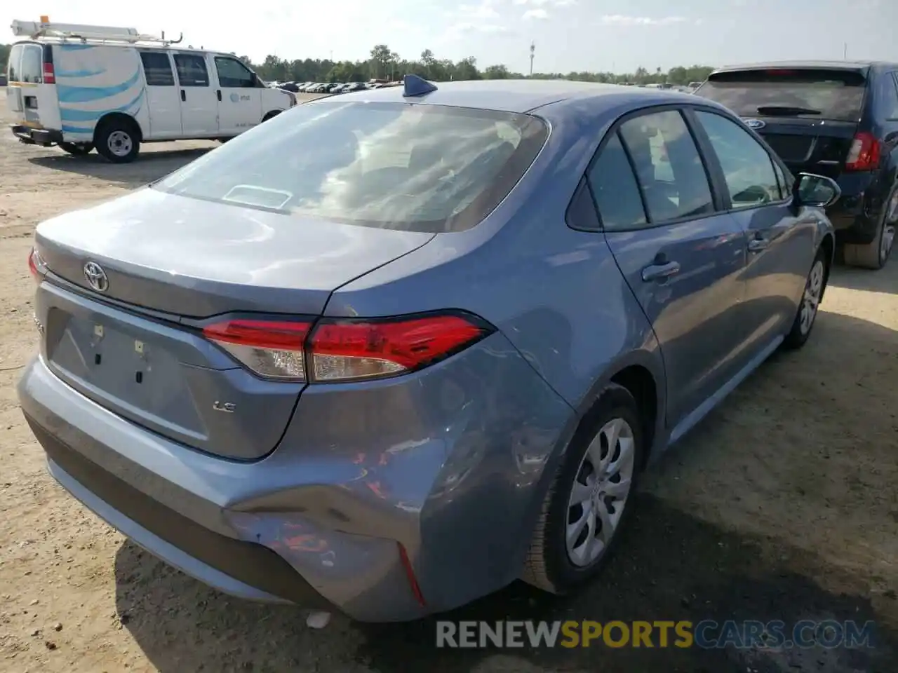 4 Photograph of a damaged car 5YFEPMAE9NP301754 TOYOTA COROLLA 2022