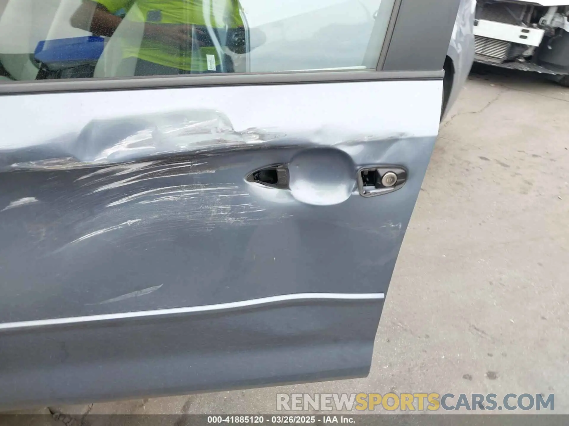 12 Photograph of a damaged car 5YFEPMAE9NP305268 TOYOTA COROLLA 2022