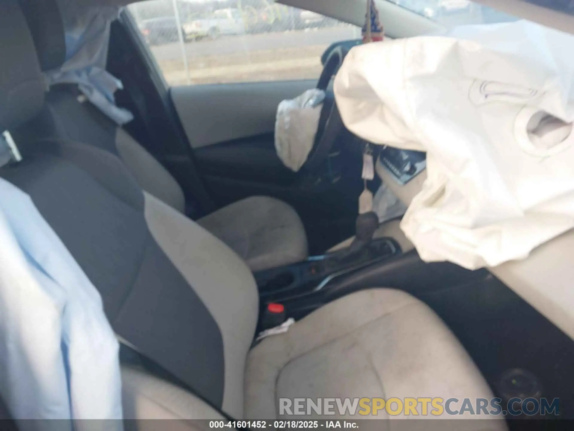 5 Photograph of a damaged car 5YFEPMAE9NP306727 TOYOTA COROLLA 2022
