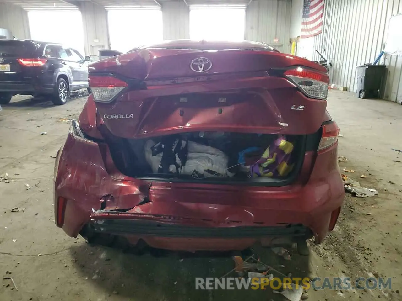 6 Photograph of a damaged car 5YFEPMAE9NP308266 TOYOTA COROLLA 2022