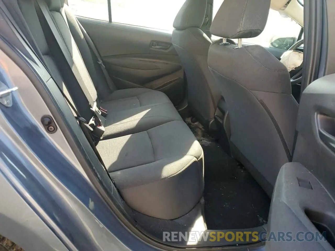 10 Photograph of a damaged car 5YFEPMAE9NP309286 TOYOTA COROLLA 2022