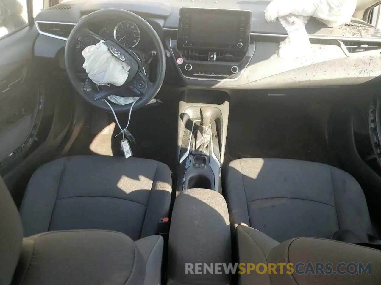 8 Photograph of a damaged car 5YFEPMAE9NP309286 TOYOTA COROLLA 2022