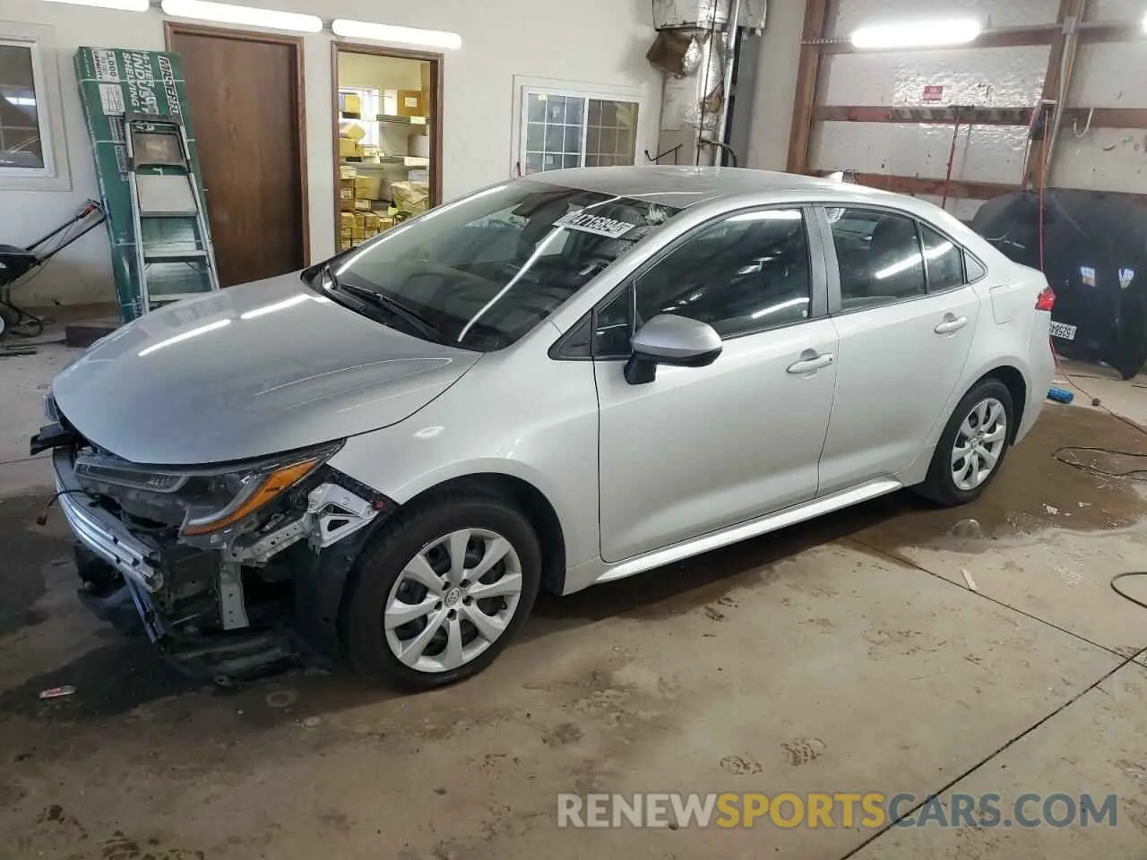 1 Photograph of a damaged car 5YFEPMAE9NP309921 TOYOTA COROLLA 2022