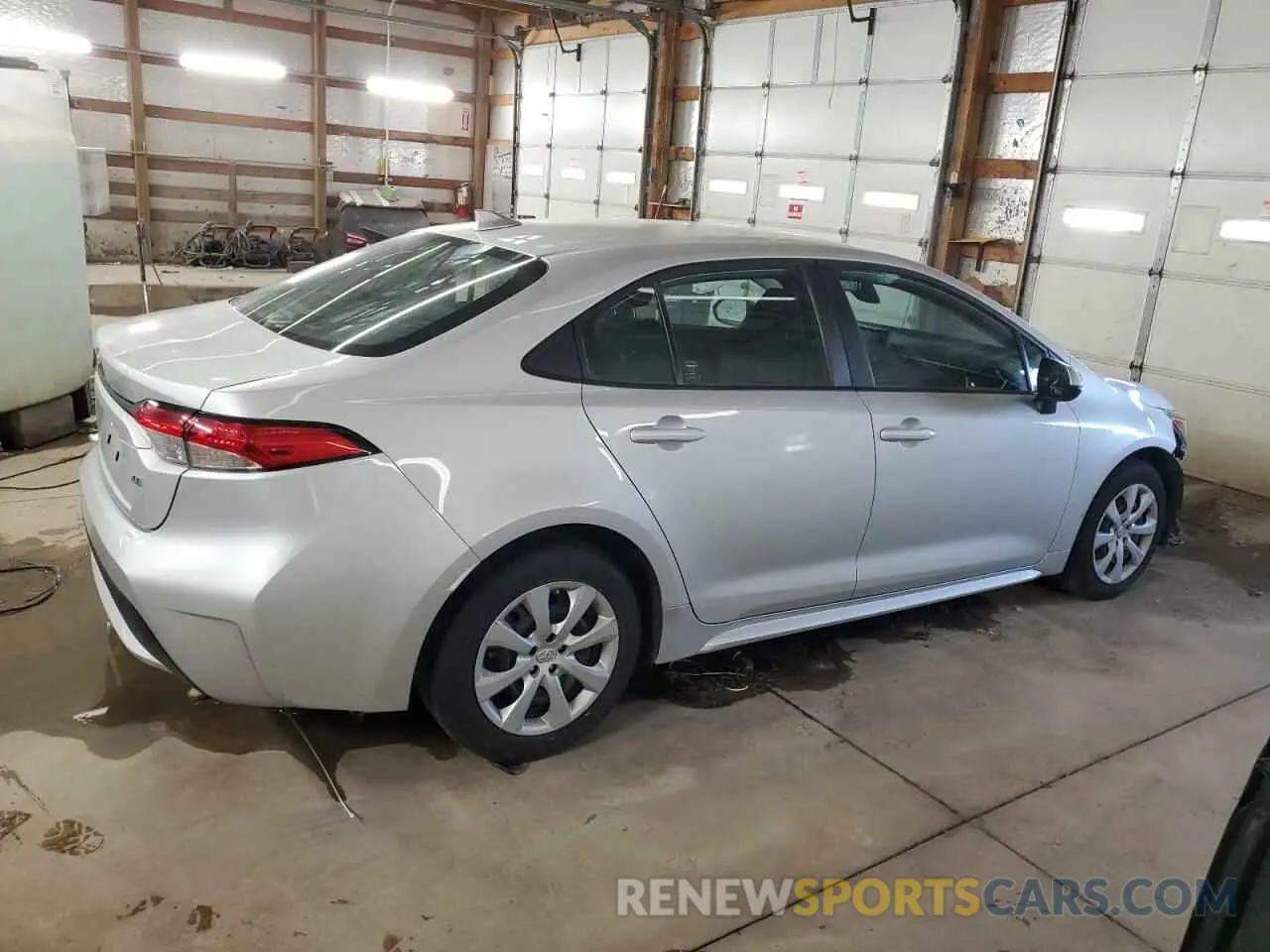 3 Photograph of a damaged car 5YFEPMAE9NP309921 TOYOTA COROLLA 2022