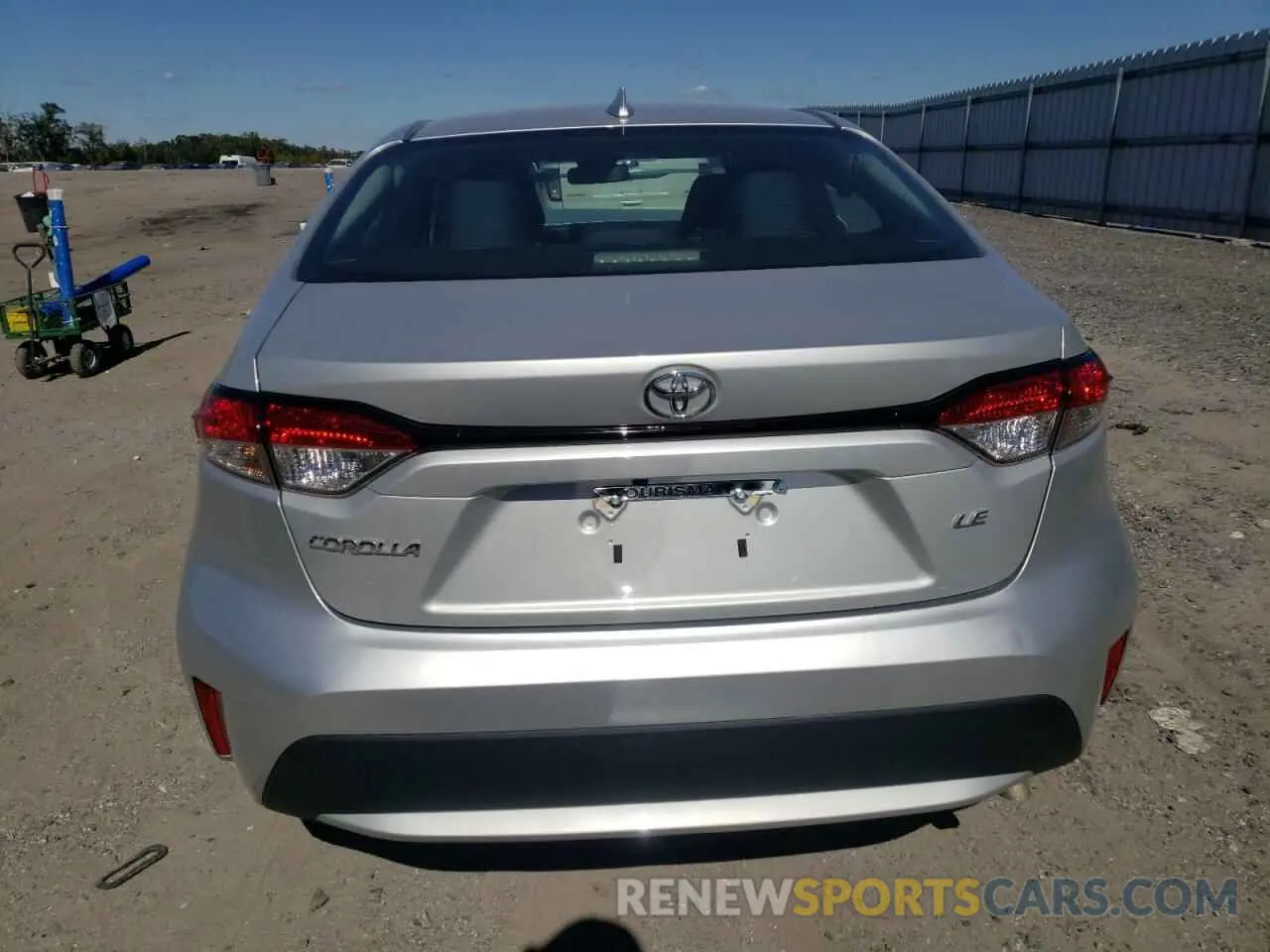 6 Photograph of a damaged car 5YFEPMAE9NP313936 TOYOTA COROLLA 2022