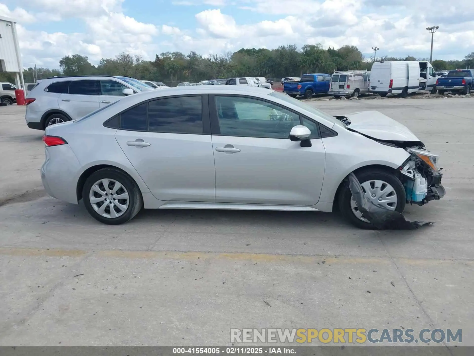 14 Photograph of a damaged car 5YFEPMAE9NP314259 TOYOTA COROLLA 2022
