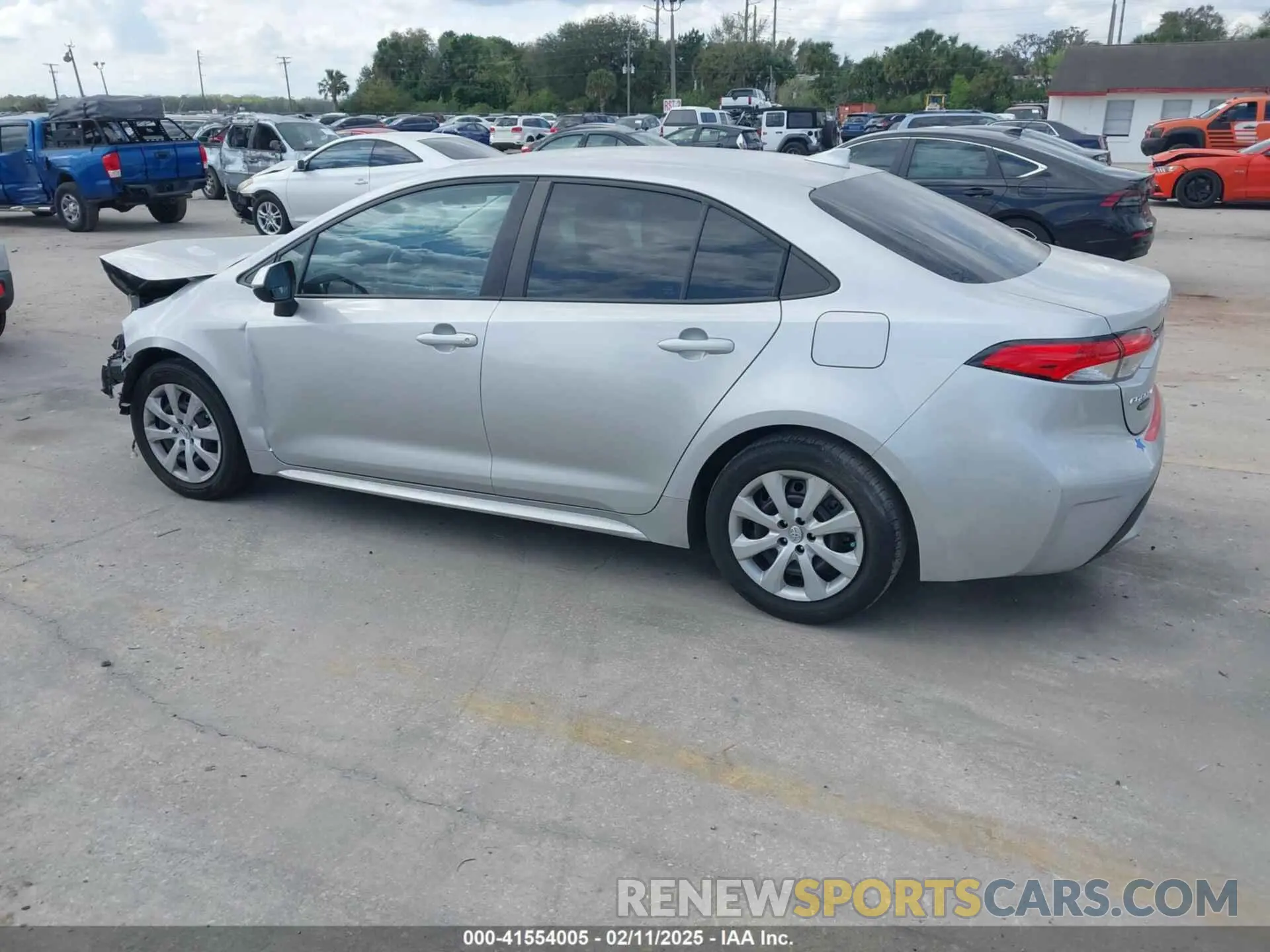 3 Photograph of a damaged car 5YFEPMAE9NP314259 TOYOTA COROLLA 2022