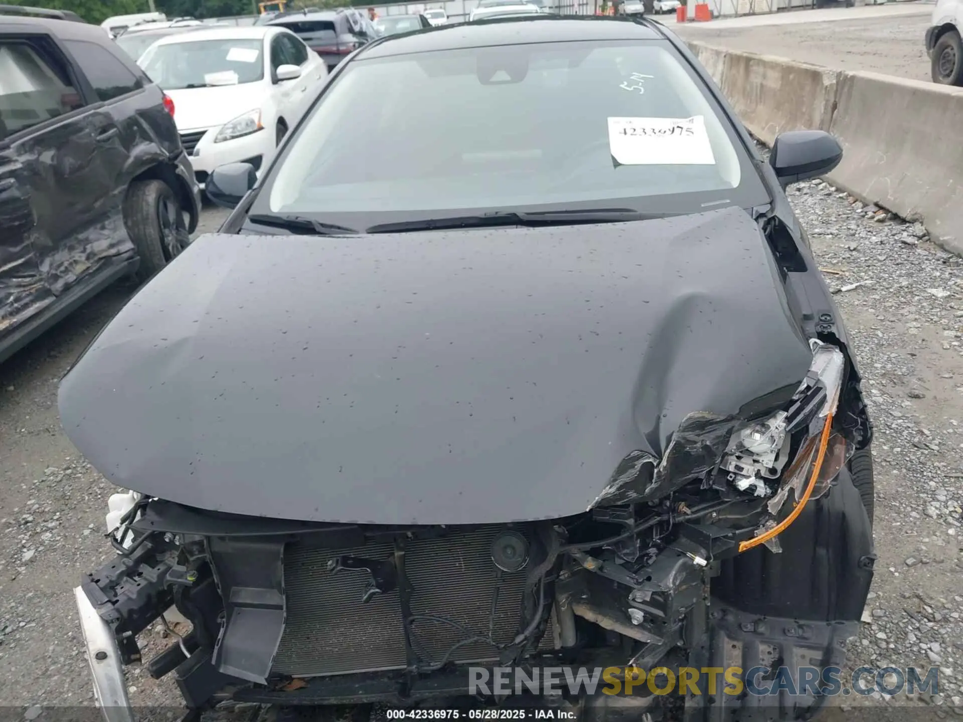 12 Photograph of a damaged car 5YFEPMAE9NP317226 TOYOTA COROLLA 2022