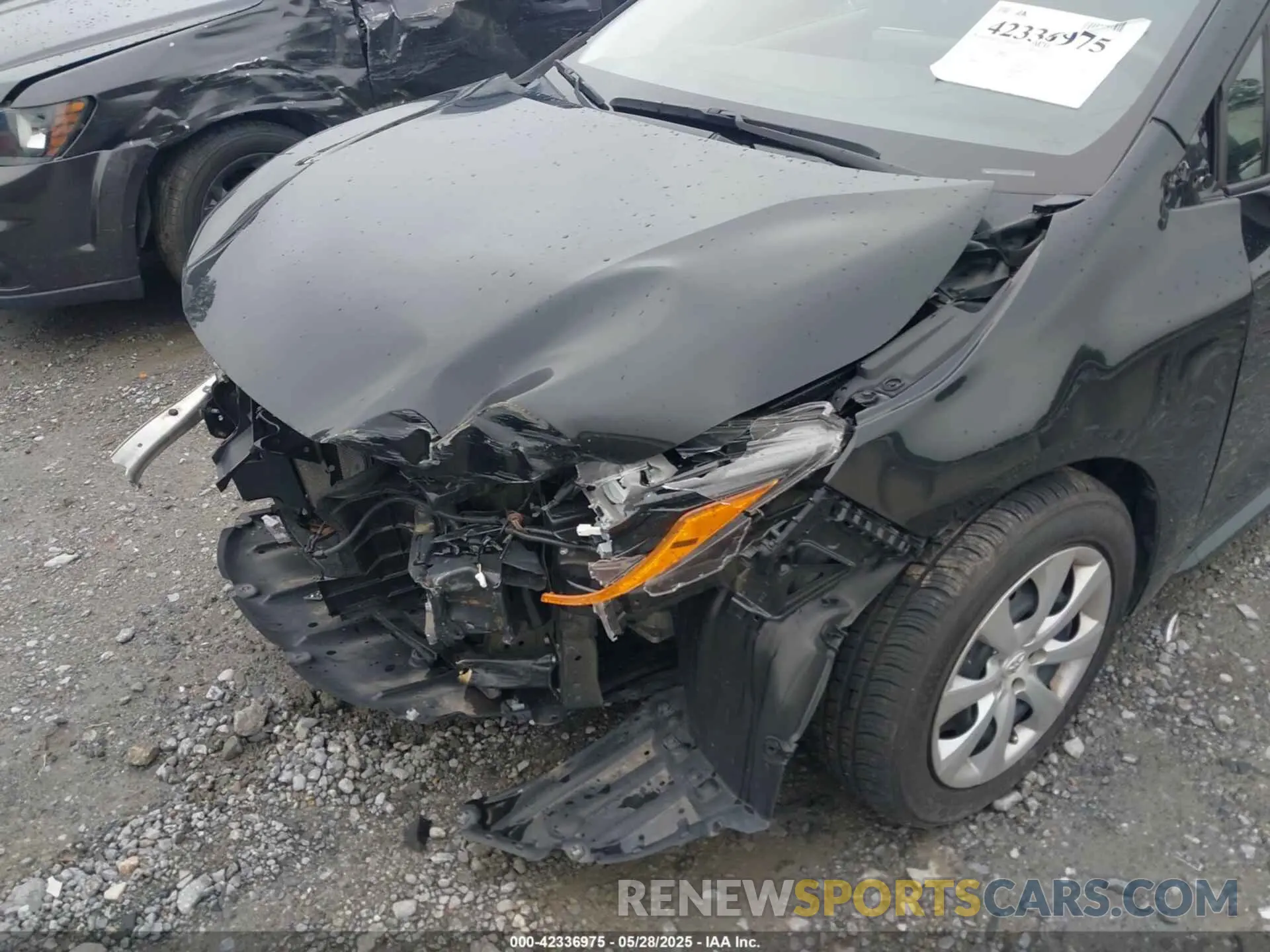 18 Photograph of a damaged car 5YFEPMAE9NP317226 TOYOTA COROLLA 2022