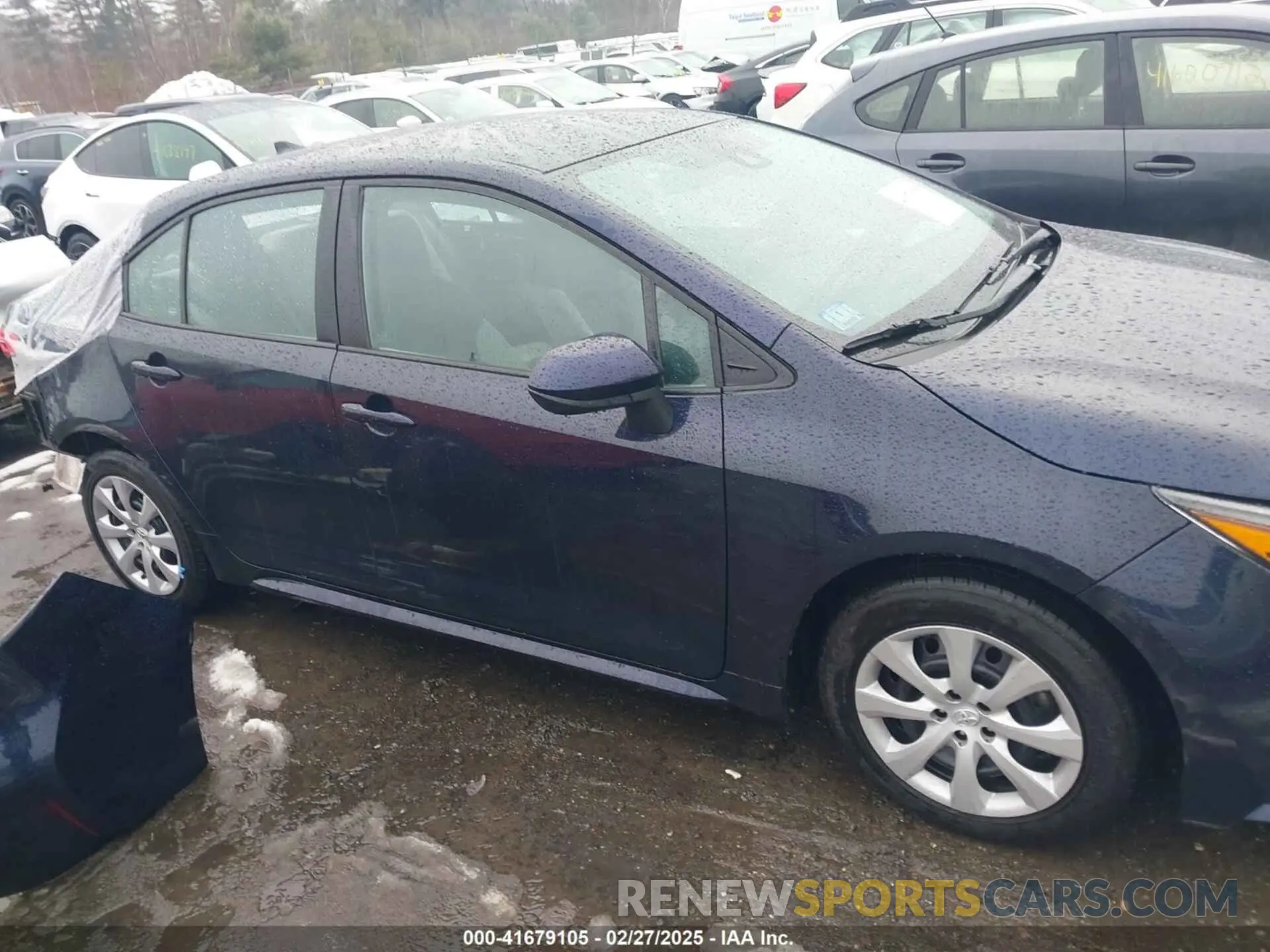 13 Photograph of a damaged car 5YFEPMAE9NP320739 TOYOTA COROLLA 2022