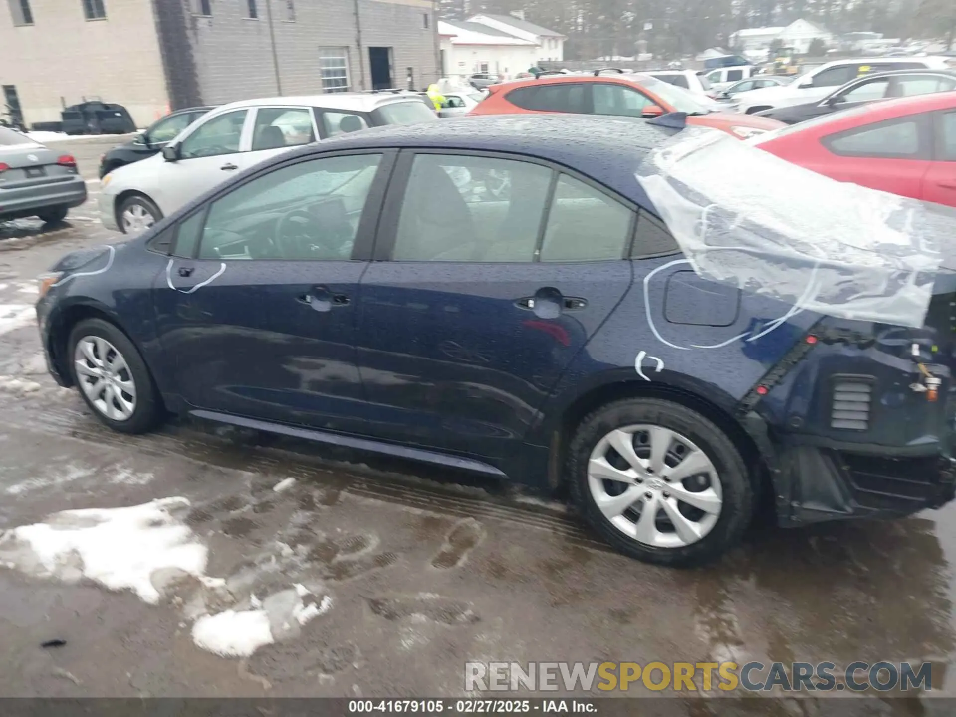 14 Photograph of a damaged car 5YFEPMAE9NP320739 TOYOTA COROLLA 2022