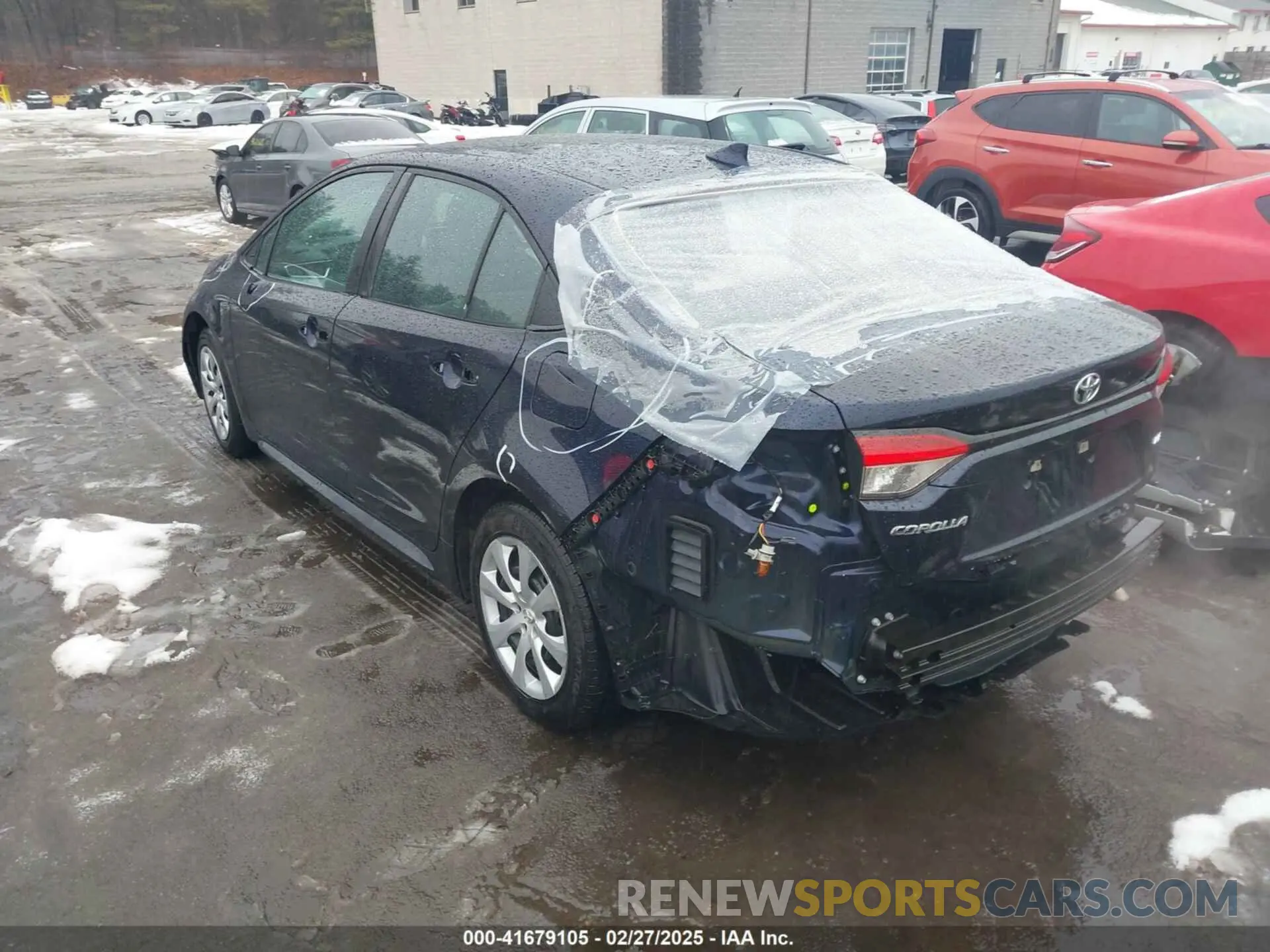 3 Photograph of a damaged car 5YFEPMAE9NP320739 TOYOTA COROLLA 2022