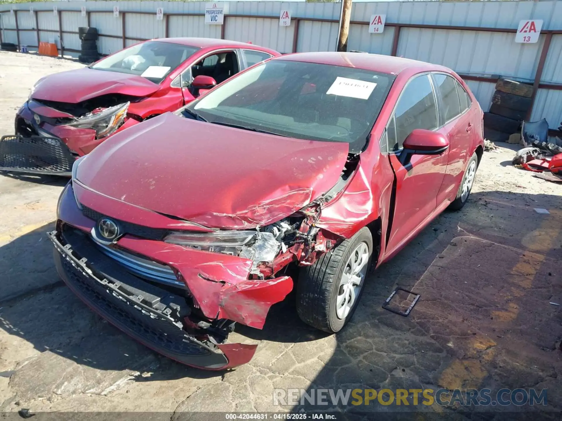 2 Photograph of a damaged car 5YFEPMAE9NP331935 TOYOTA COROLLA 2022
