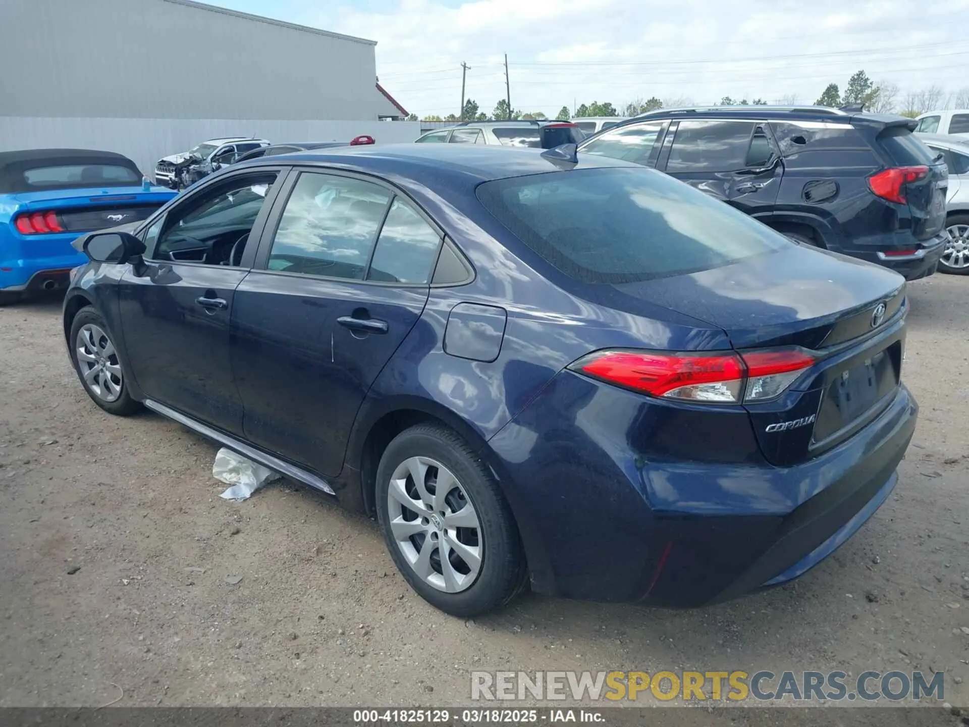 3 Photograph of a damaged car 5YFEPMAE9NP337296 TOYOTA COROLLA 2022