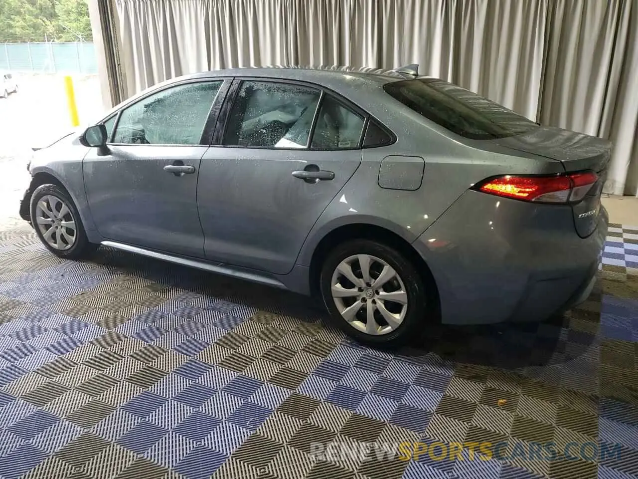 2 Photograph of a damaged car 5YFEPMAE9NP340652 TOYOTA COROLLA 2022
