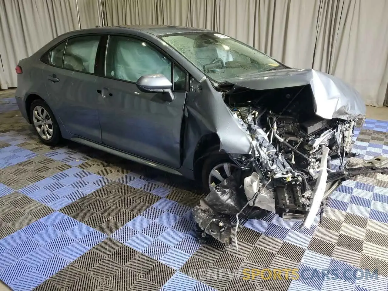 4 Photograph of a damaged car 5YFEPMAE9NP340652 TOYOTA COROLLA 2022