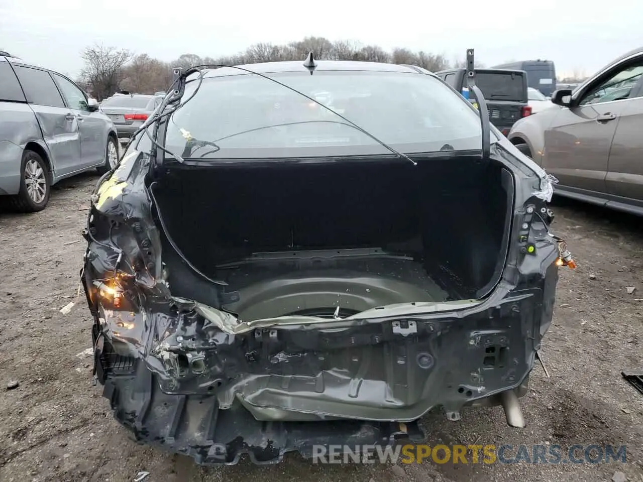 6 Photograph of a damaged car 5YFEPMAE9NP354132 TOYOTA COROLLA 2022