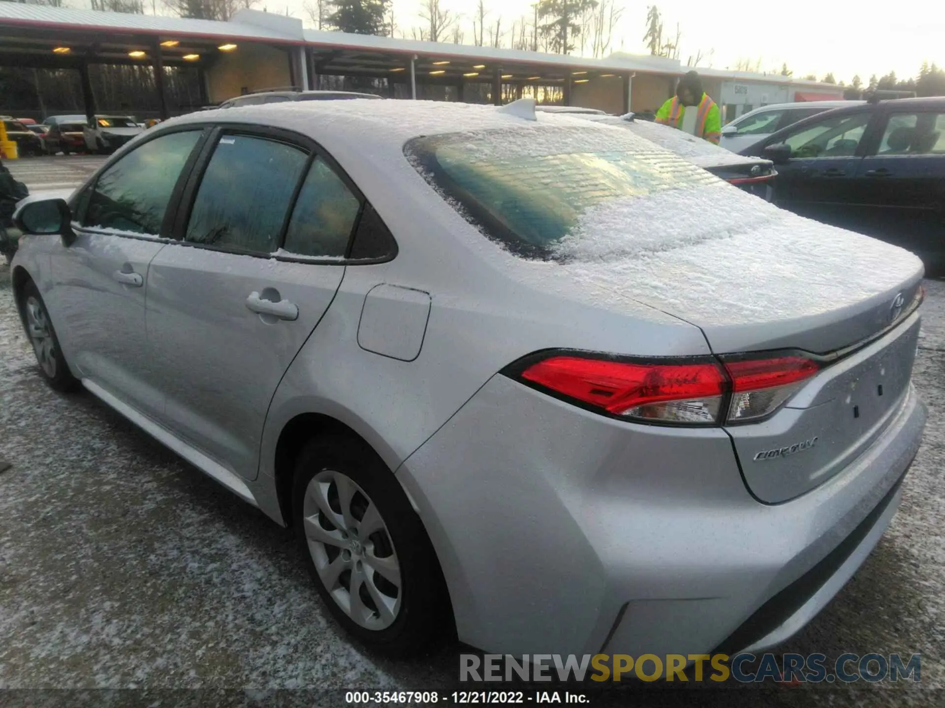3 Photograph of a damaged car 5YFEPMAE9NP356995 TOYOTA COROLLA 2022