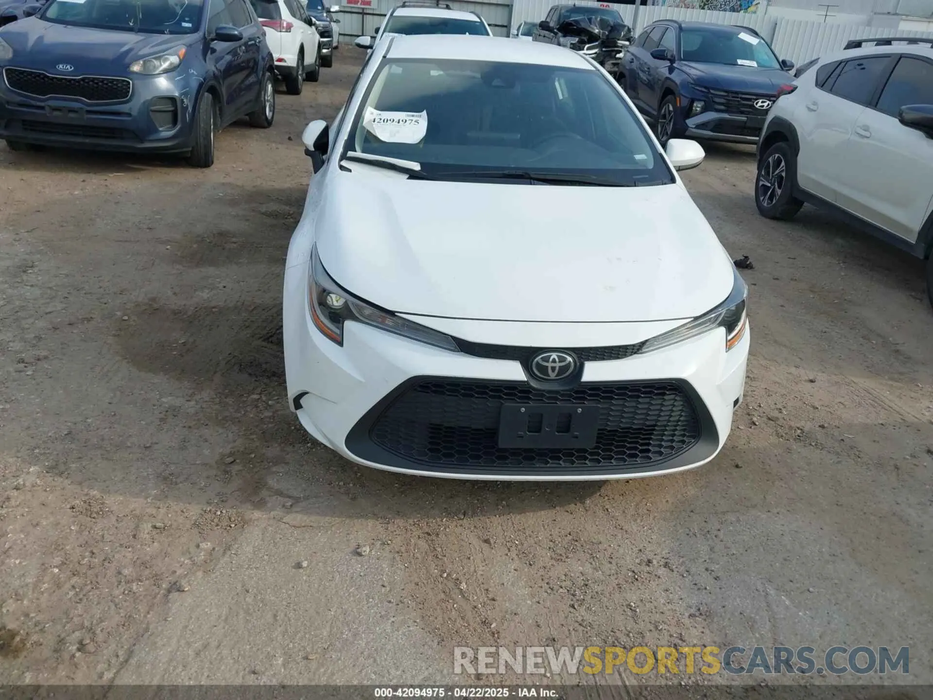 11 Photograph of a damaged car 5YFEPMAE9NP357743 TOYOTA COROLLA 2022
