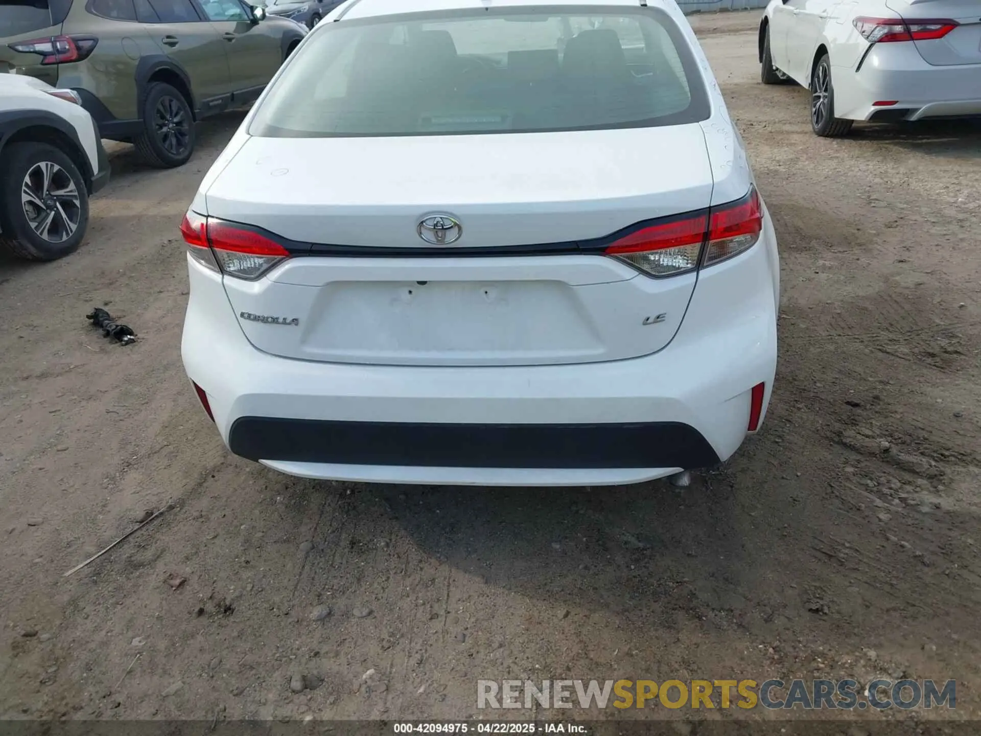 15 Photograph of a damaged car 5YFEPMAE9NP357743 TOYOTA COROLLA 2022