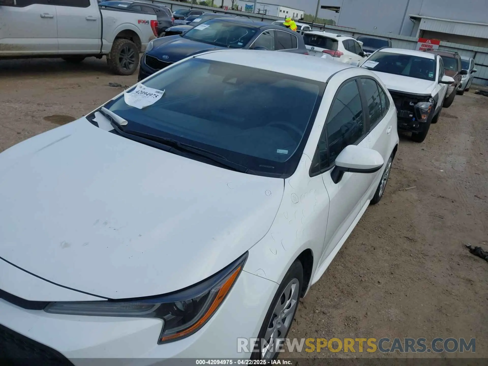 6 Photograph of a damaged car 5YFEPMAE9NP357743 TOYOTA COROLLA 2022