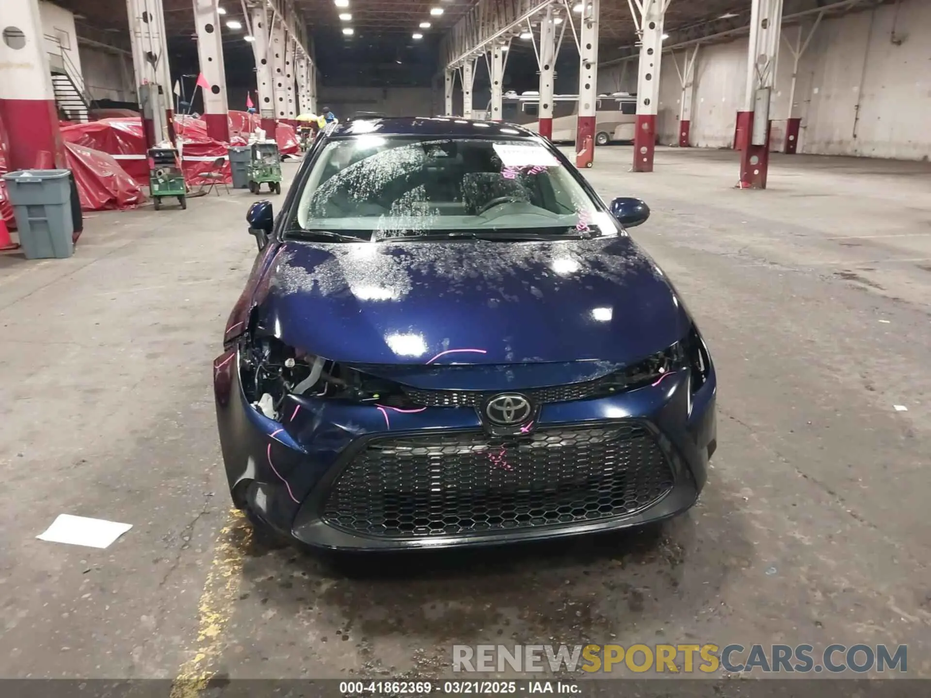 13 Photograph of a damaged car 5YFEPMAE9NP366362 TOYOTA COROLLA 2022