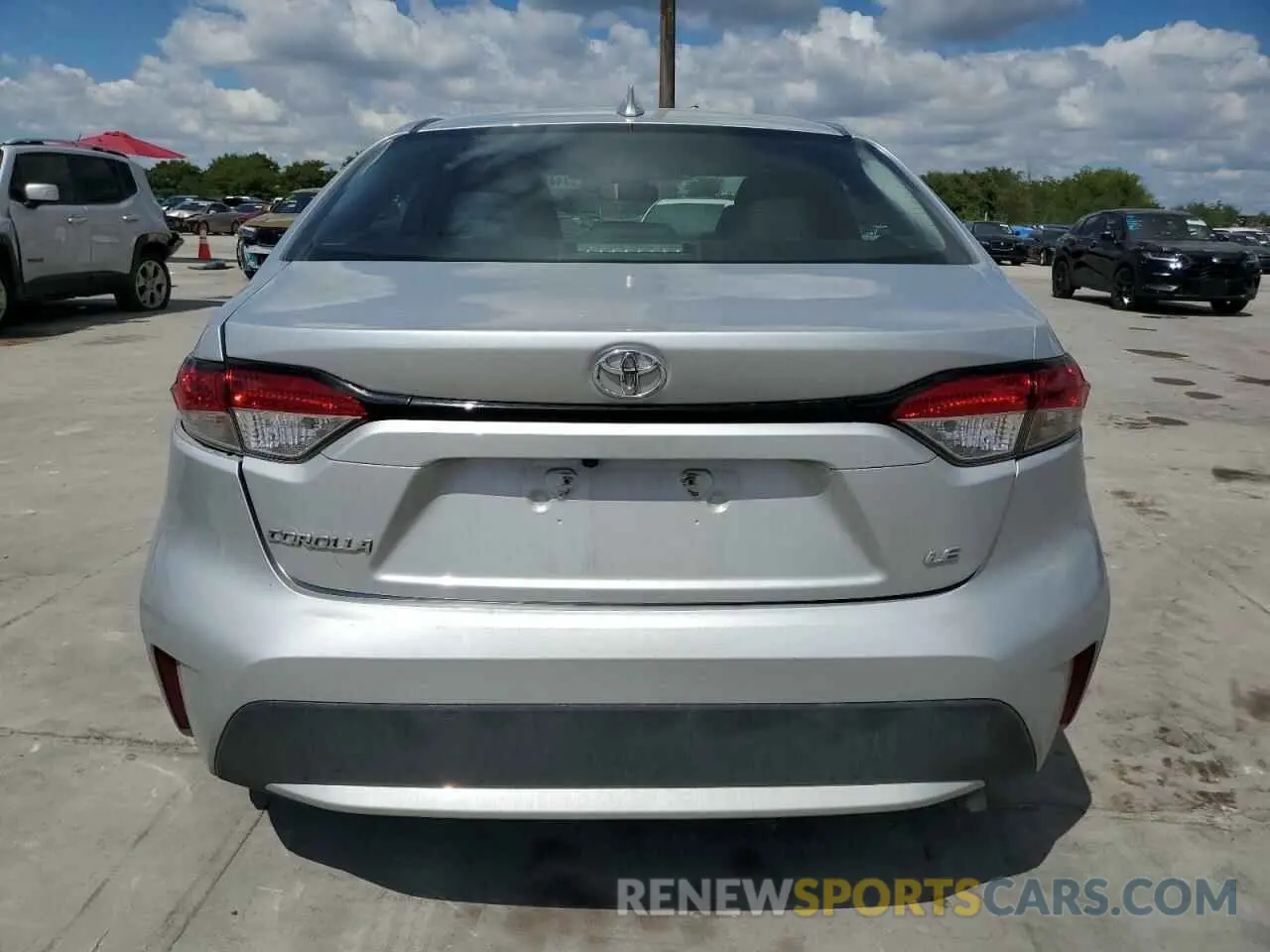 6 Photograph of a damaged car 5YFEPMAE9NP370735 TOYOTA COROLLA 2022