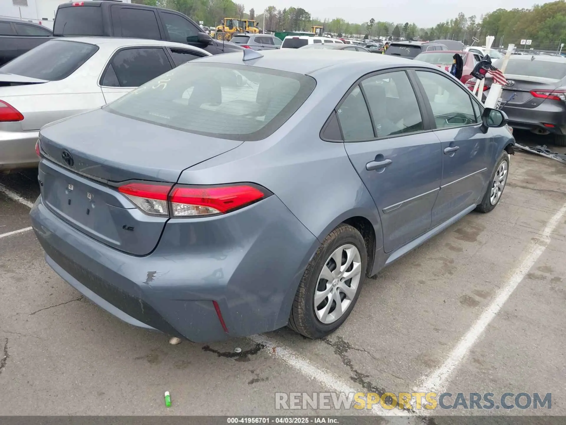4 Photograph of a damaged car 5YFEPMAE9NP373747 TOYOTA COROLLA 2022