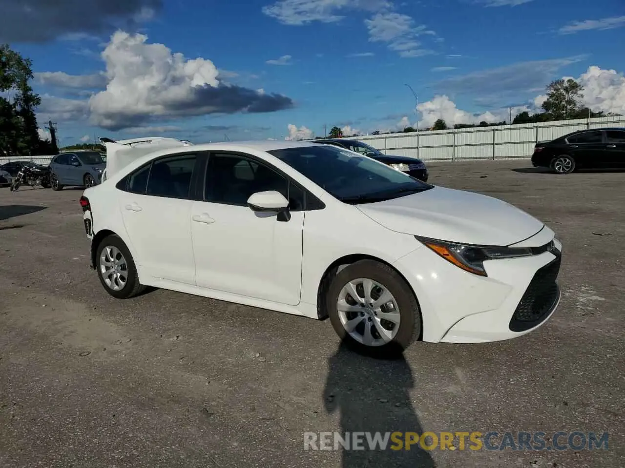 4 Photograph of a damaged car 5YFEPMAE9NP381069 TOYOTA COROLLA 2022