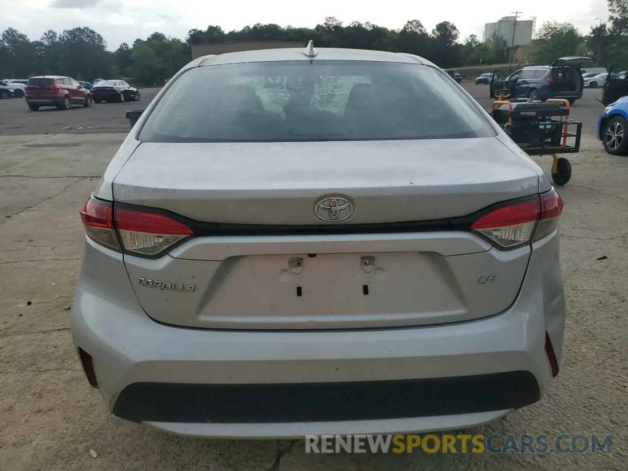 6 Photograph of a damaged car 5YFEPMAE9NP390001 TOYOTA COROLLA 2022