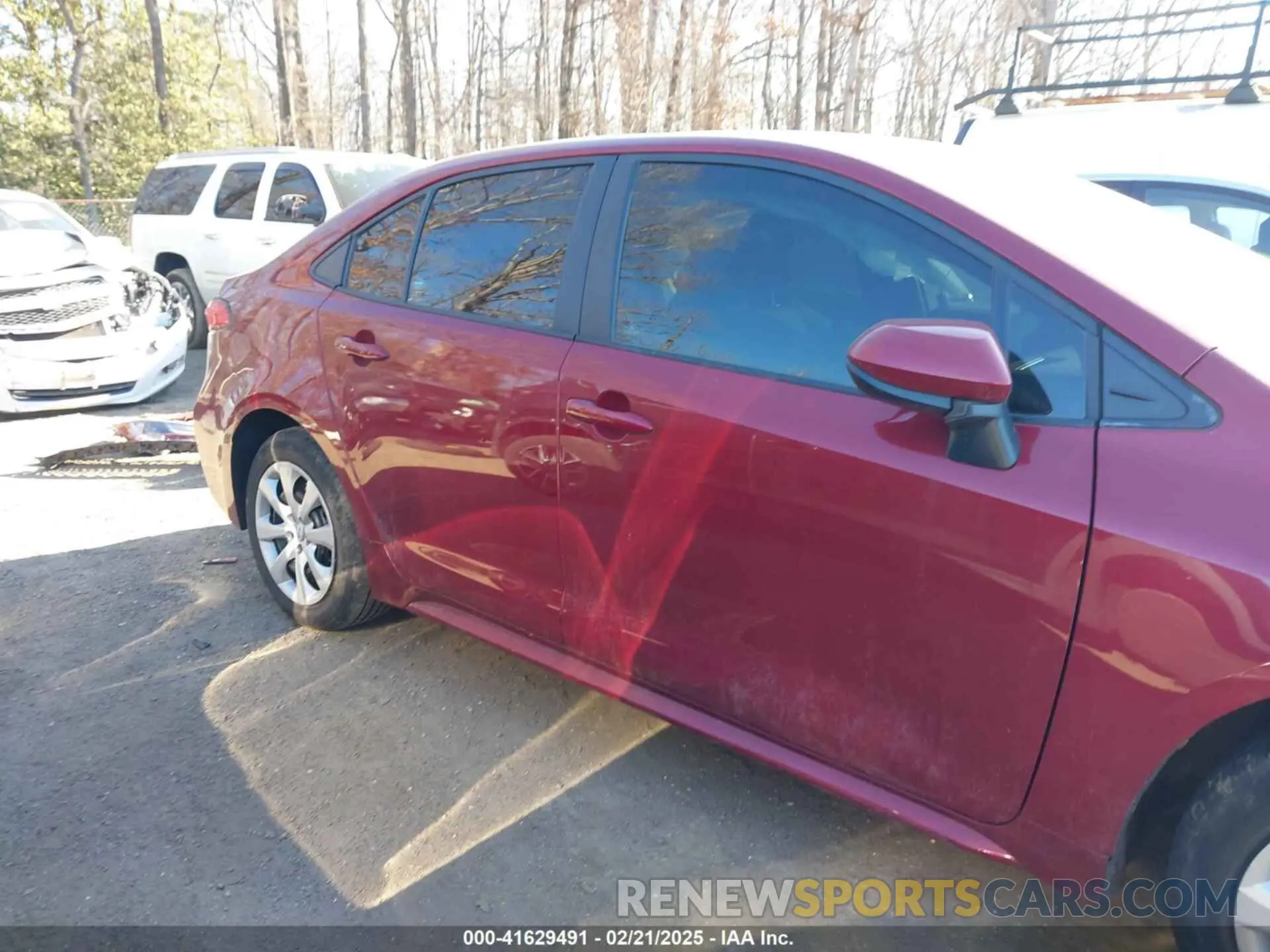 14 Photograph of a damaged car 5YFEPMAE9NP391813 TOYOTA COROLLA 2022
