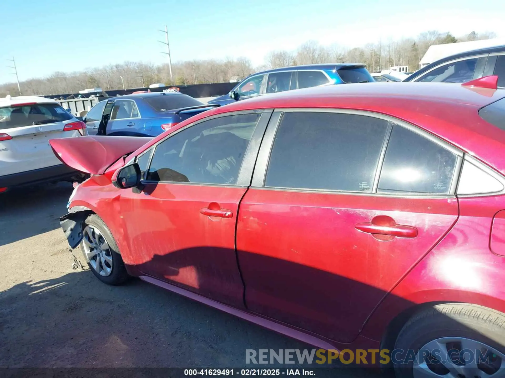 15 Photograph of a damaged car 5YFEPMAE9NP391813 TOYOTA COROLLA 2022