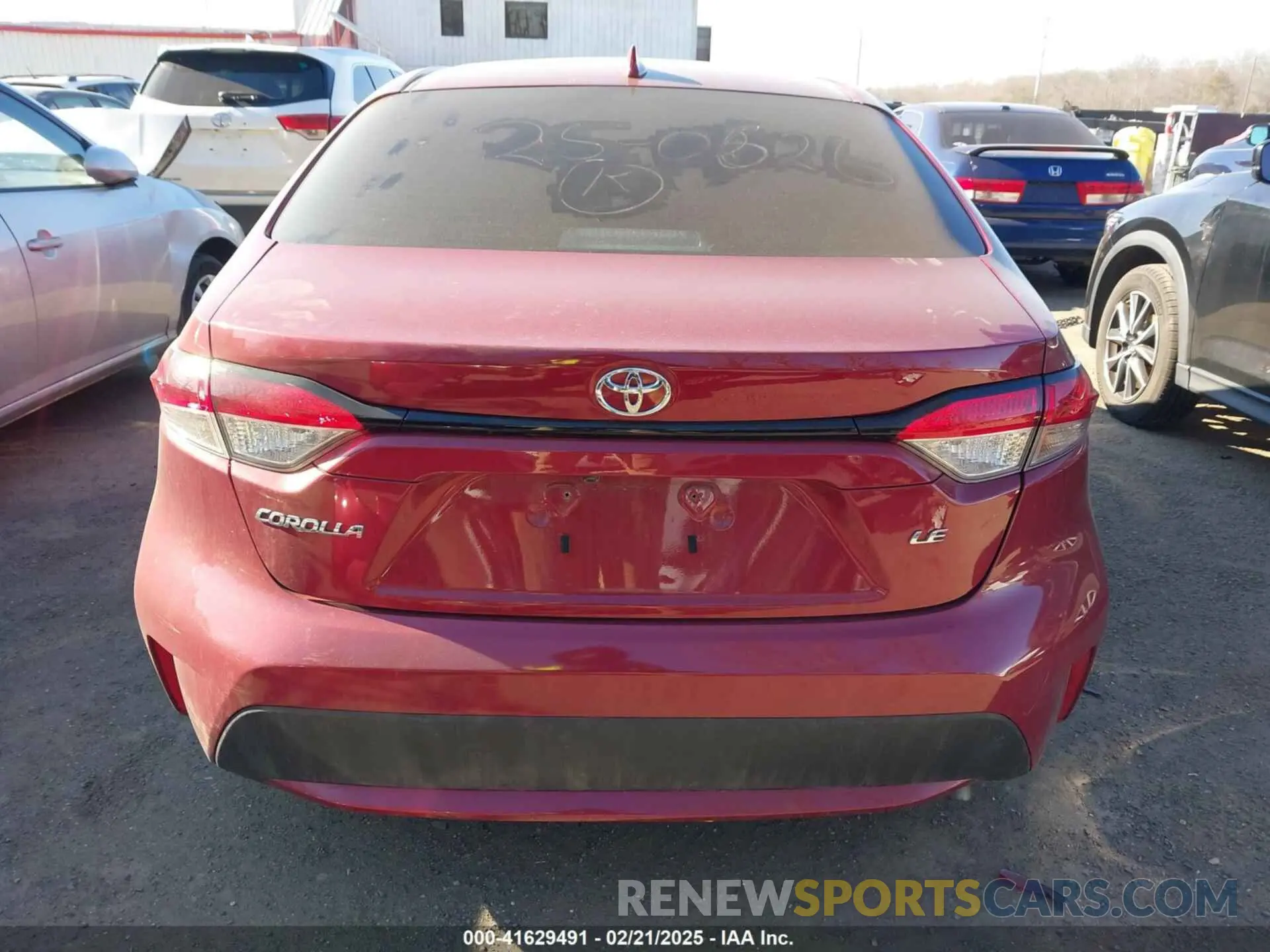 17 Photograph of a damaged car 5YFEPMAE9NP391813 TOYOTA COROLLA 2022