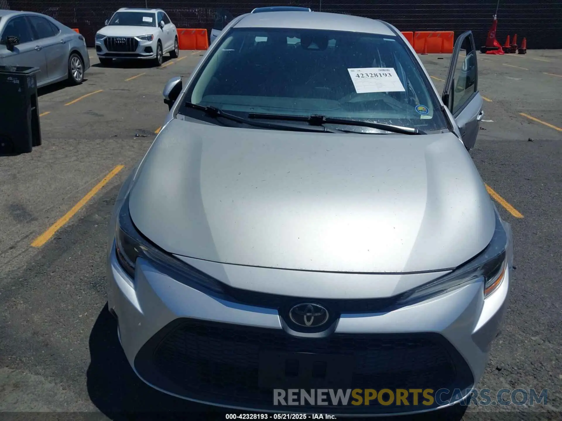 12 Photograph of a damaged car 5YFEPMAEXNP278257 TOYOTA COROLLA 2022