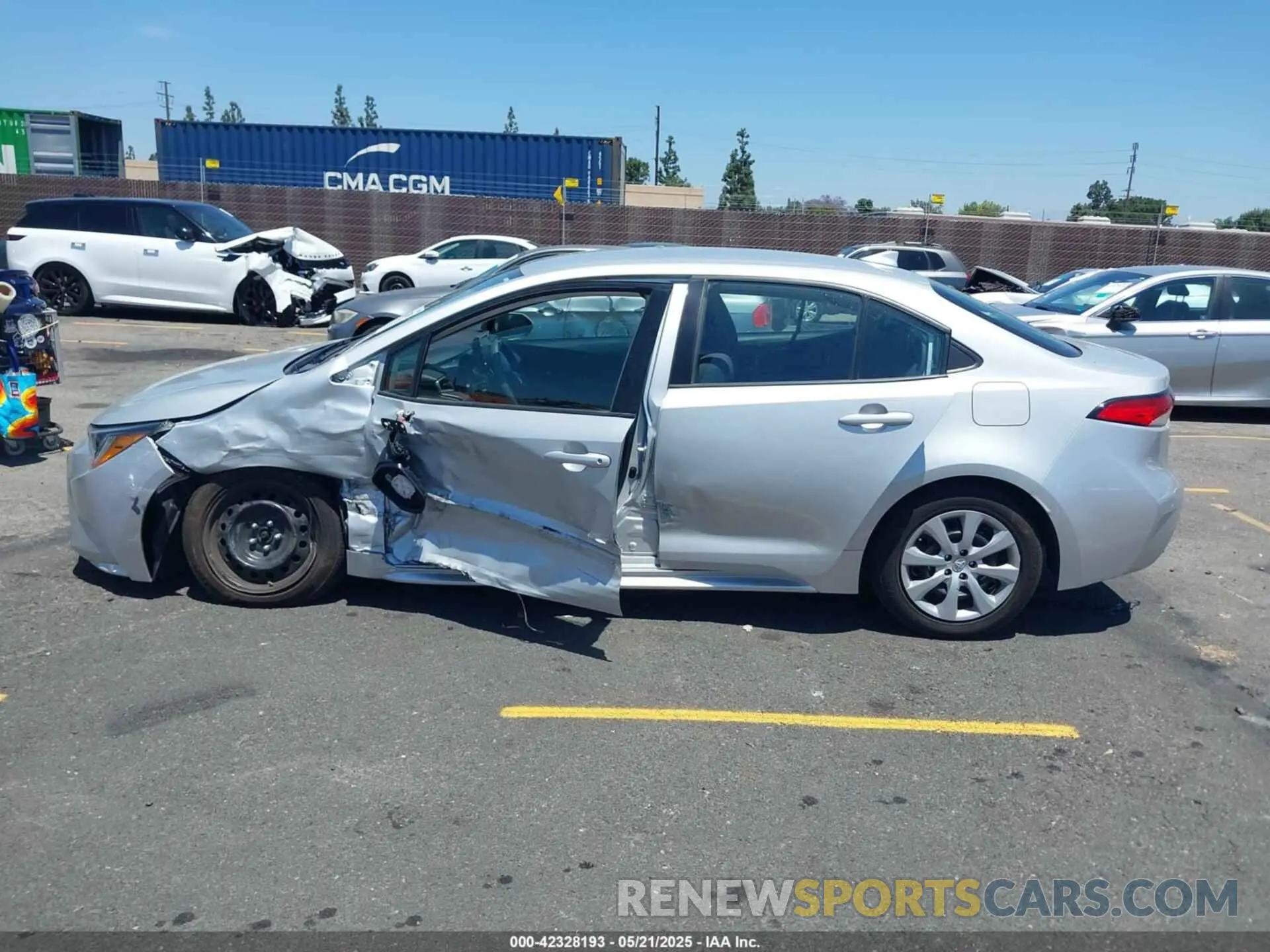 14 Photograph of a damaged car 5YFEPMAEXNP278257 TOYOTA COROLLA 2022