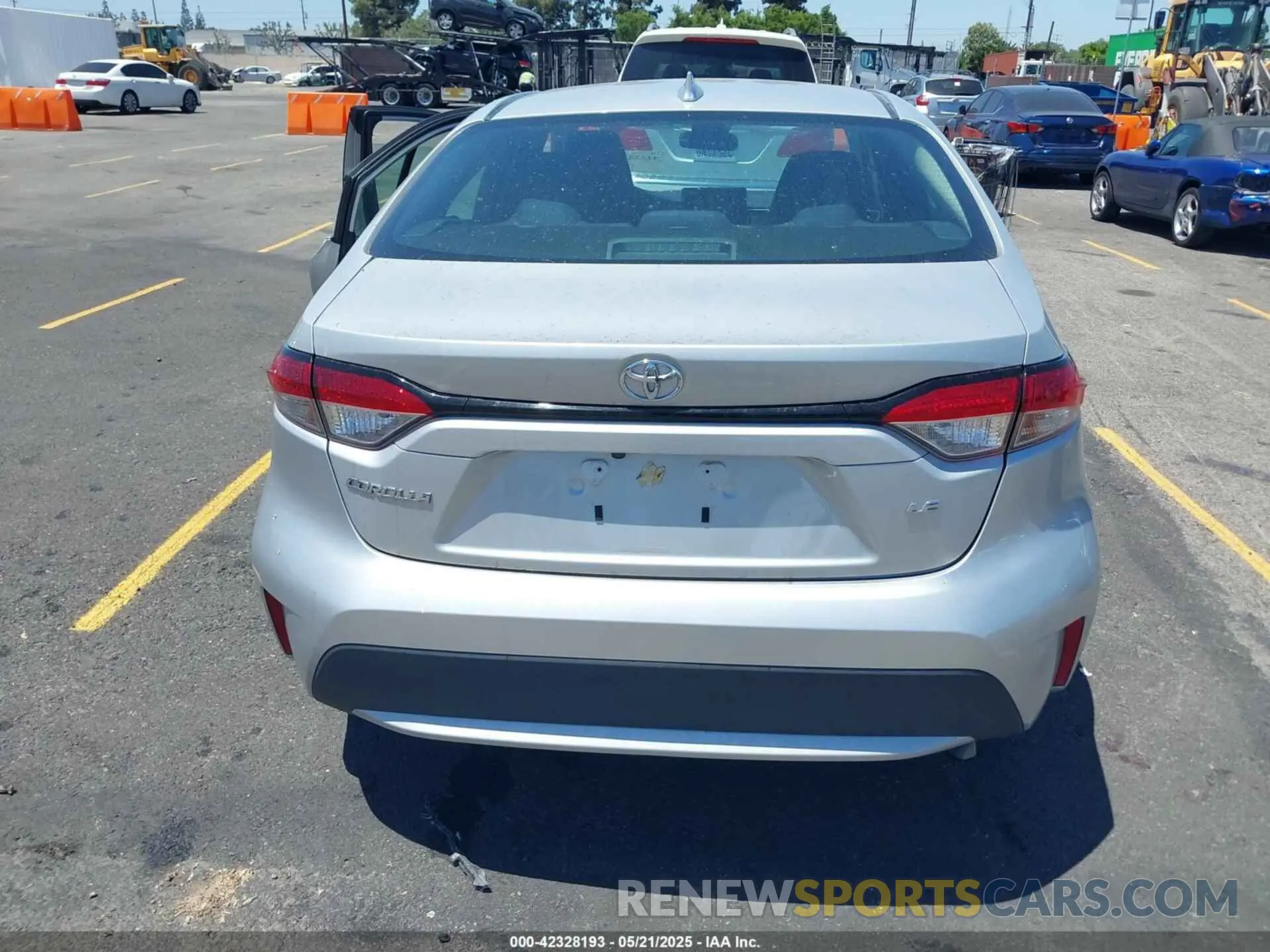 16 Photograph of a damaged car 5YFEPMAEXNP278257 TOYOTA COROLLA 2022