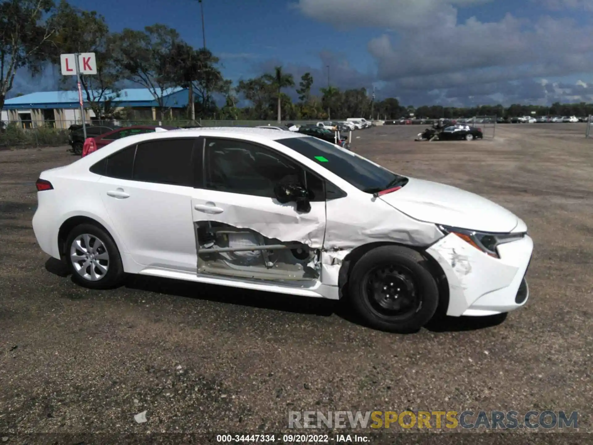 6 Photograph of a damaged car 5YFEPMAEXNP288951 TOYOTA COROLLA 2022