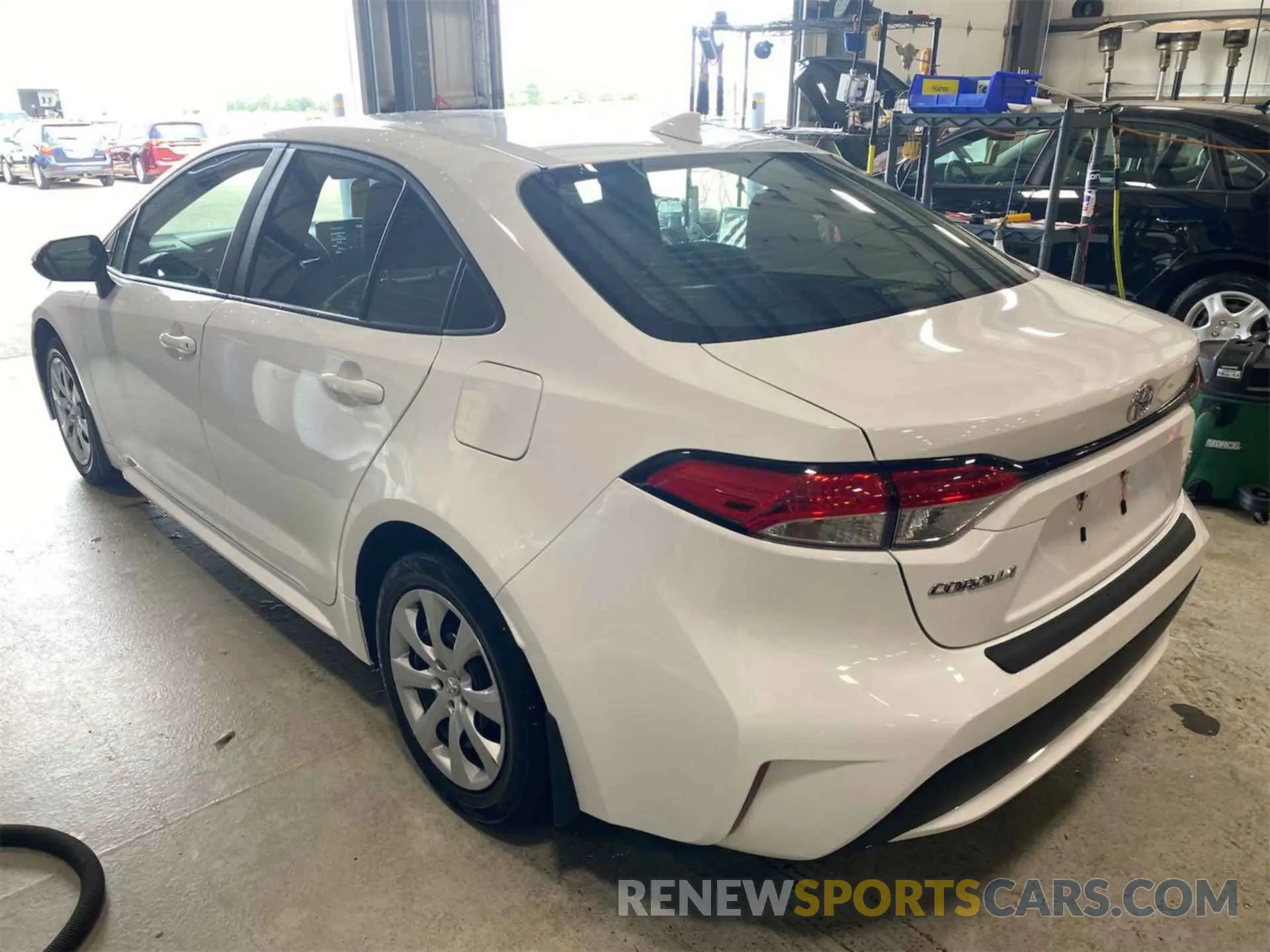 6 Photograph of a damaged car 5YFEPMAEXNP292465 TOYOTA COROLLA 2022