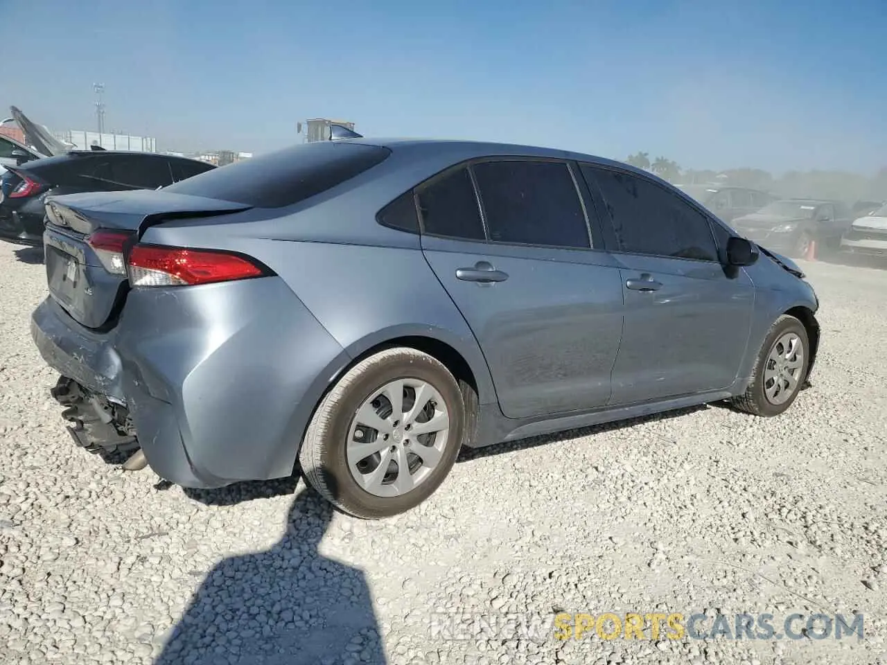 3 Photograph of a damaged car 5YFEPMAEXNP303366 TOYOTA COROLLA 2022