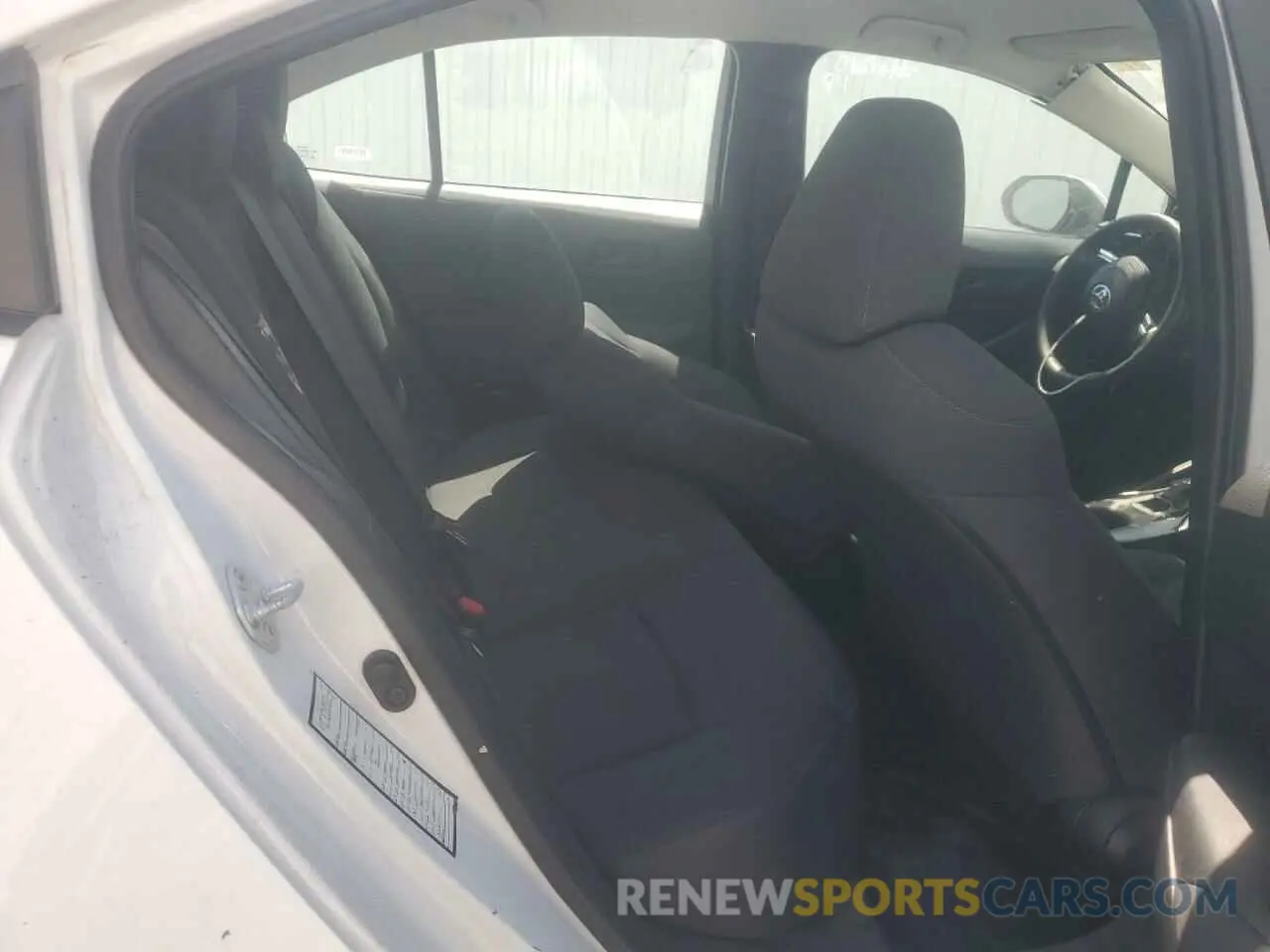 10 Photograph of a damaged car 5YFEPMAEXNP307630 TOYOTA COROLLA 2022