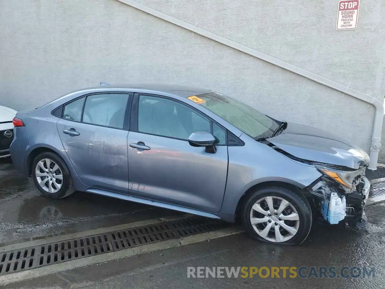 4 Photograph of a damaged car 5YFEPMAEXNP339087 TOYOTA COROLLA 2022